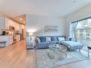 Milwaukee River Suites by Barsala