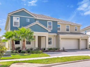 Luxury Home - ALL the Extras - Sleeps 39