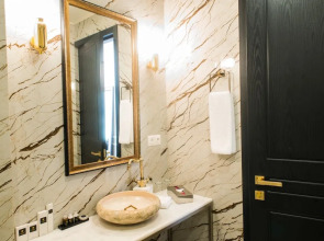 King Gorgasali Hotel