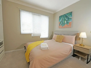 Charming 6 BRM Villa in Melbourne East