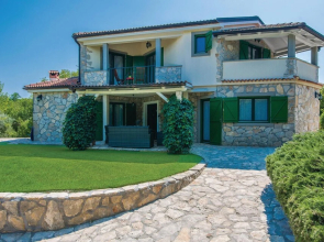 Amazing Home in Malinska With Wifi and 2 Bedrooms