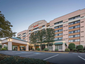 Courtyard By Marriott Shelton