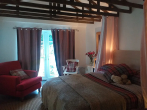 House - Sleeps 2, pet Friendly & Free Parking