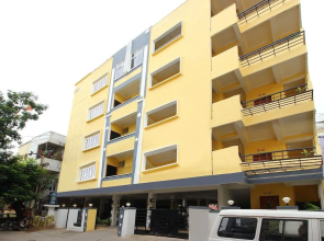 2006 Apartment Begumpet