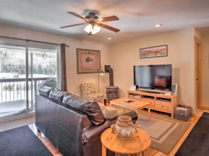 Blue River Condo w/ Views - 5 Mi to Breckenridge!