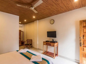 Hotel Golden Pebble