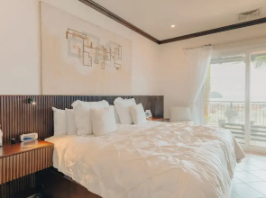 CR Luxury Altavista 2A 3 Bdrm