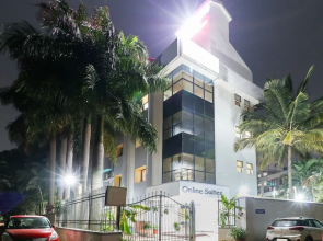 Capital O 62901 Online Suites by Shanthiniketan Homes