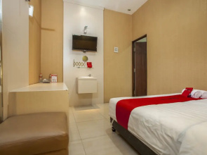 RedDoorz near Exit Toll Kota Satelit 2