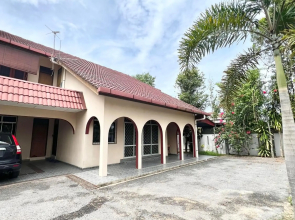Teratai Homestay Batu Buruk