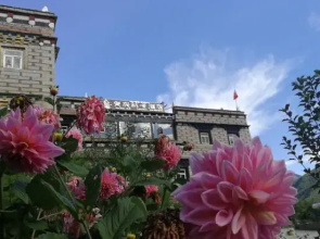 Heqing Linka Hotel