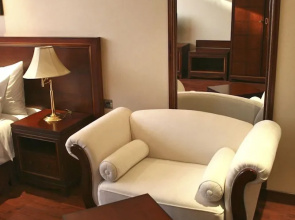 Trianon Royal Hotel