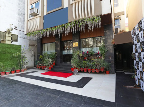 Hotel Flowers Inn