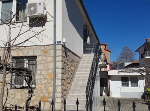 Luccia Apatments-Villa Laguna - Hostel