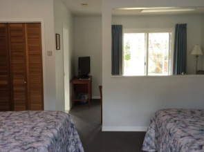 Bavarian Orchard Motel