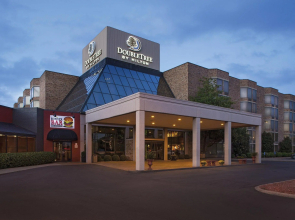 DoubleTree by Hilton Hotel Johnson City