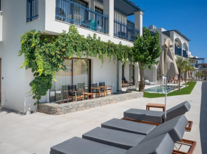 Mika Villas & Suites