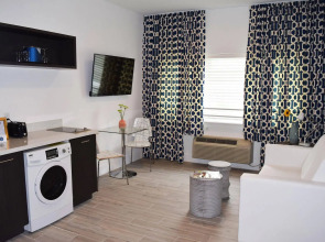 Oceanside Hotel and Suites