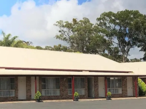 Crows Nest Motel