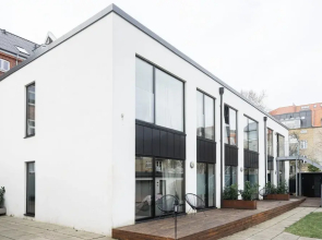 Fantastic Apartment w French Balcony