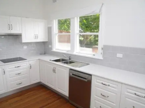 Shellseekers, 4 Hodgson Street