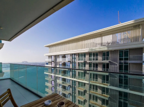 Stylish 2BR in Emaar Beach Front w/ Private Beach