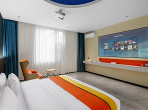 Xi'an Qingya Hotel (Qujing North Railway Station)
