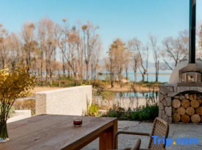 Dali River Waterway Family and Children's Homestay (Erhai S Bay Ecological Corridor Store)