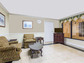 Super 8 By Wyndham Atlanta Northeast Ga