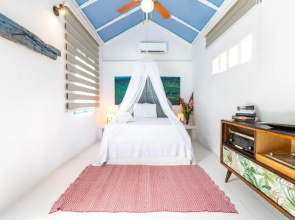 Isla Rosa Boutique by NOMAD GURU
