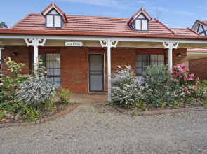 Oak Cottage - Tudor Village Unit 5
