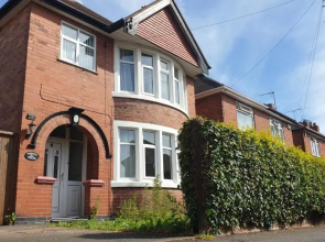 Wynton House - 2 Bed Detached House with Hot Tub