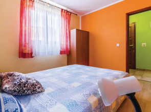 Amazing Home in Liznjan With Wifi and 2 Bedrooms
