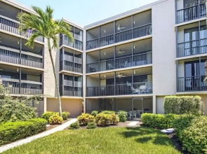 Sundial Beach Resort by Dream Vacation Rentals