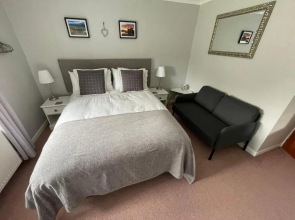 Lundie View B & B