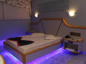 Xenon Motel