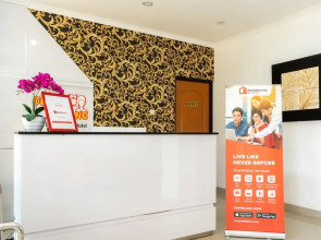RedDoorz Plus Syariah near Java Supermall Semarang 2