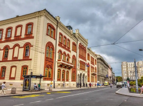 Teanna Lux Apartments