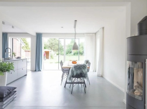 charming holiday home in the small fishing village of Tönning