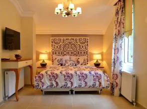 Sweet Home River Hotel