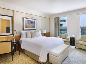 Отель The Ritz-Carlton, Dubai International Financial Centre