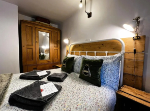 1 Apse Castle Cottage - Pet Friendly
