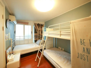 The Wind Blows Guesthouse - Hostel, Caters to Women