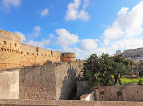 House Holidays Yasmine To Otranto 6 Places