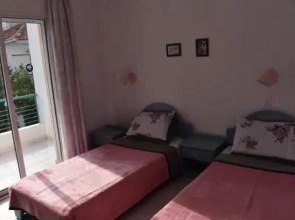 Niki Apartments