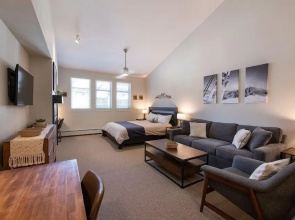 Sixth Floor Studio with Village and Mountain View - Fraser Crossing/Founders Pointe Premium-Rated 4669