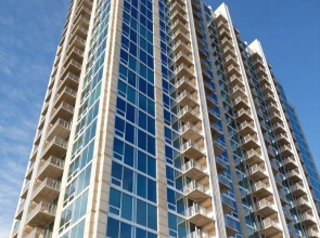 1 Bedroom and 2 Bedroom Uptown Apartments with City Views by Frontdesk