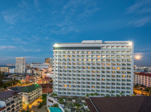 Royal Twins Palace Hotel