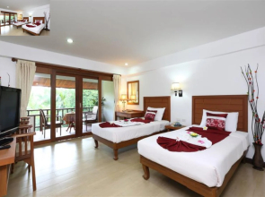 Meet Holiday Hotel