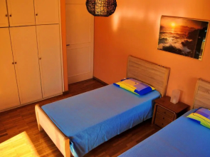 Sunny Beach Apartment Near Sounion
